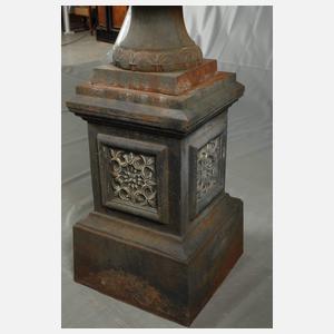 Große Amphore Eisenguss