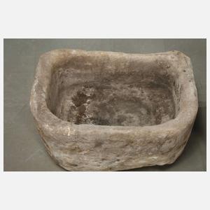 Paar große Sandsteintröge