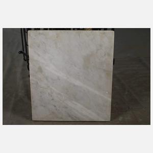 Kleiner Weinkäfig mit Marmorplatte