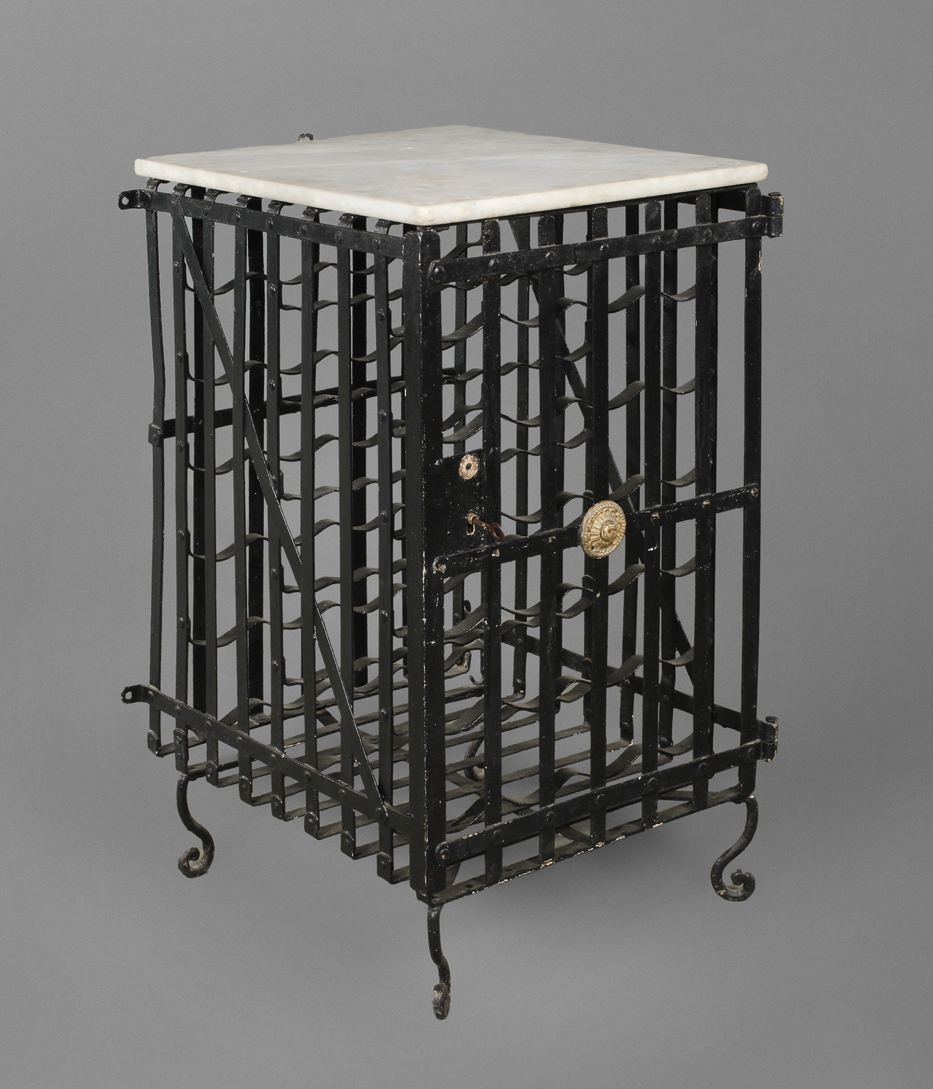 Kleiner Weinkäfig mit Marmorplatte