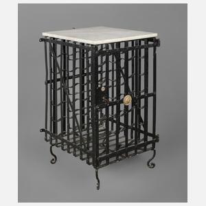 Kleiner Weinkäfig mit Marmorplatte