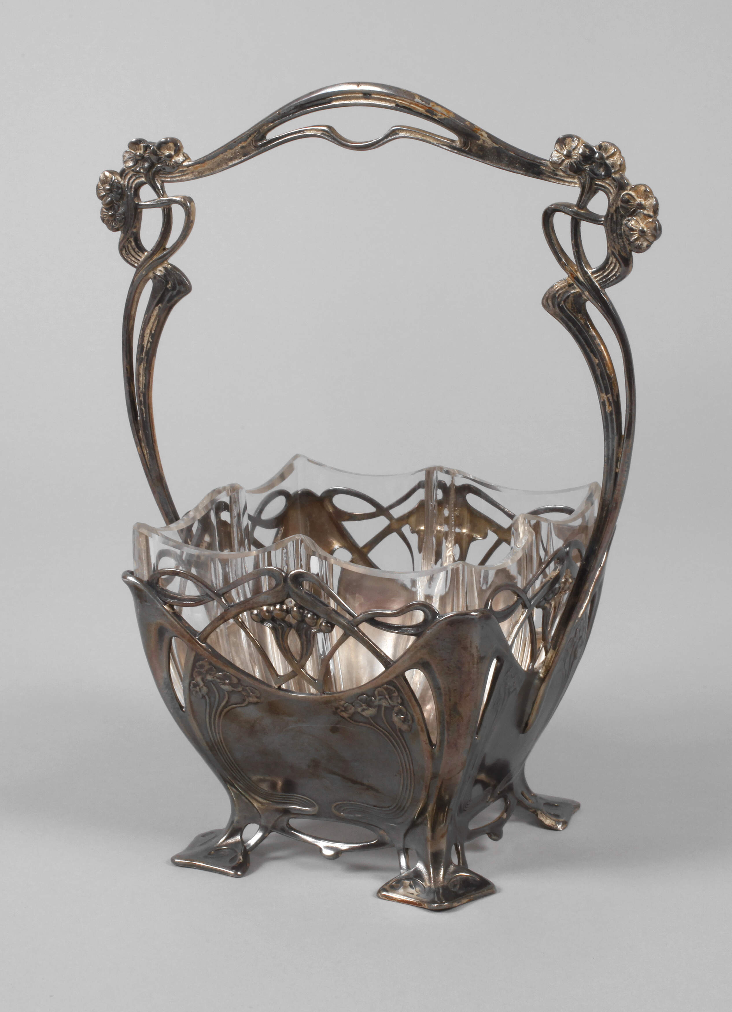 Henkelkörbchen Jugendstil