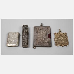 Vier Kleinteile Jugendstil