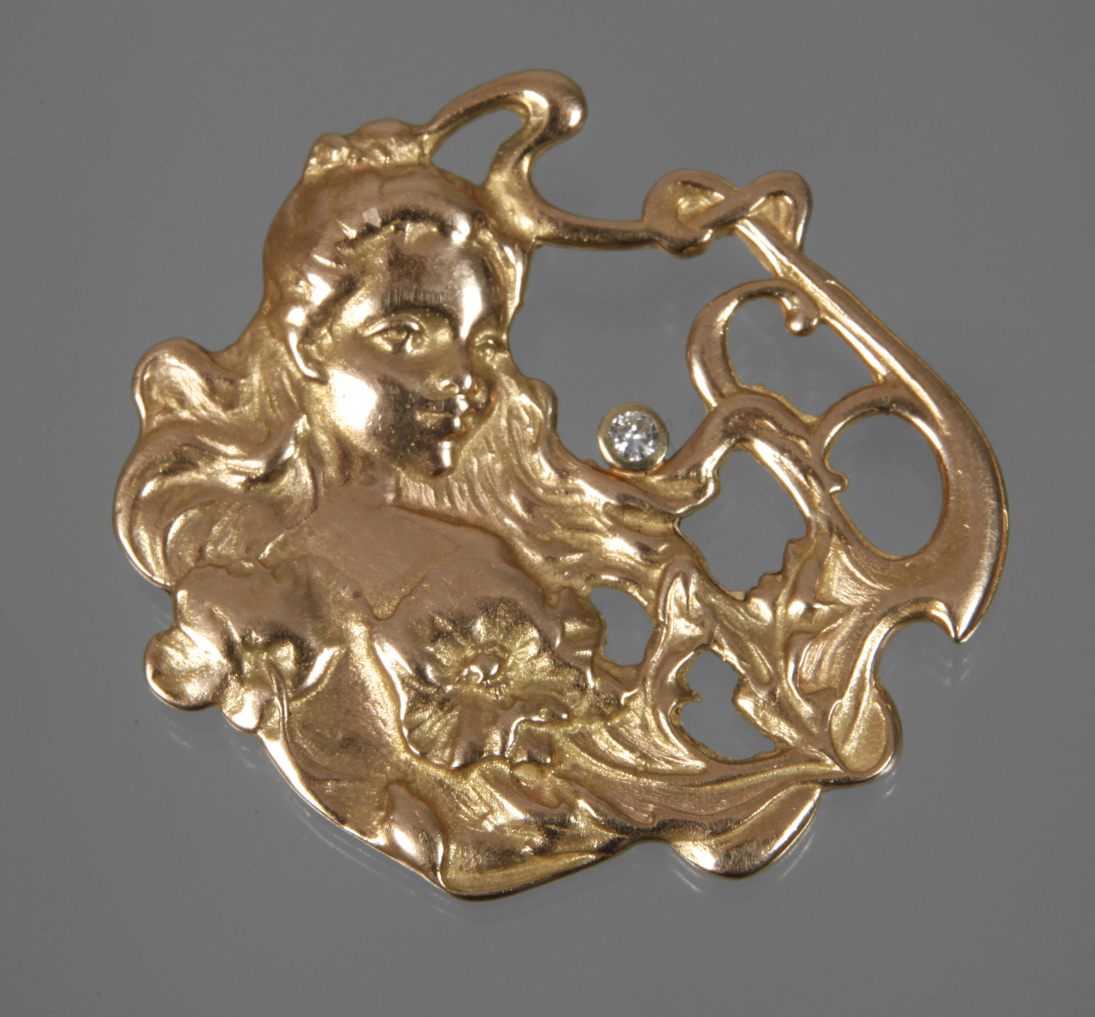 Jugendstilanhänger mit Brillant