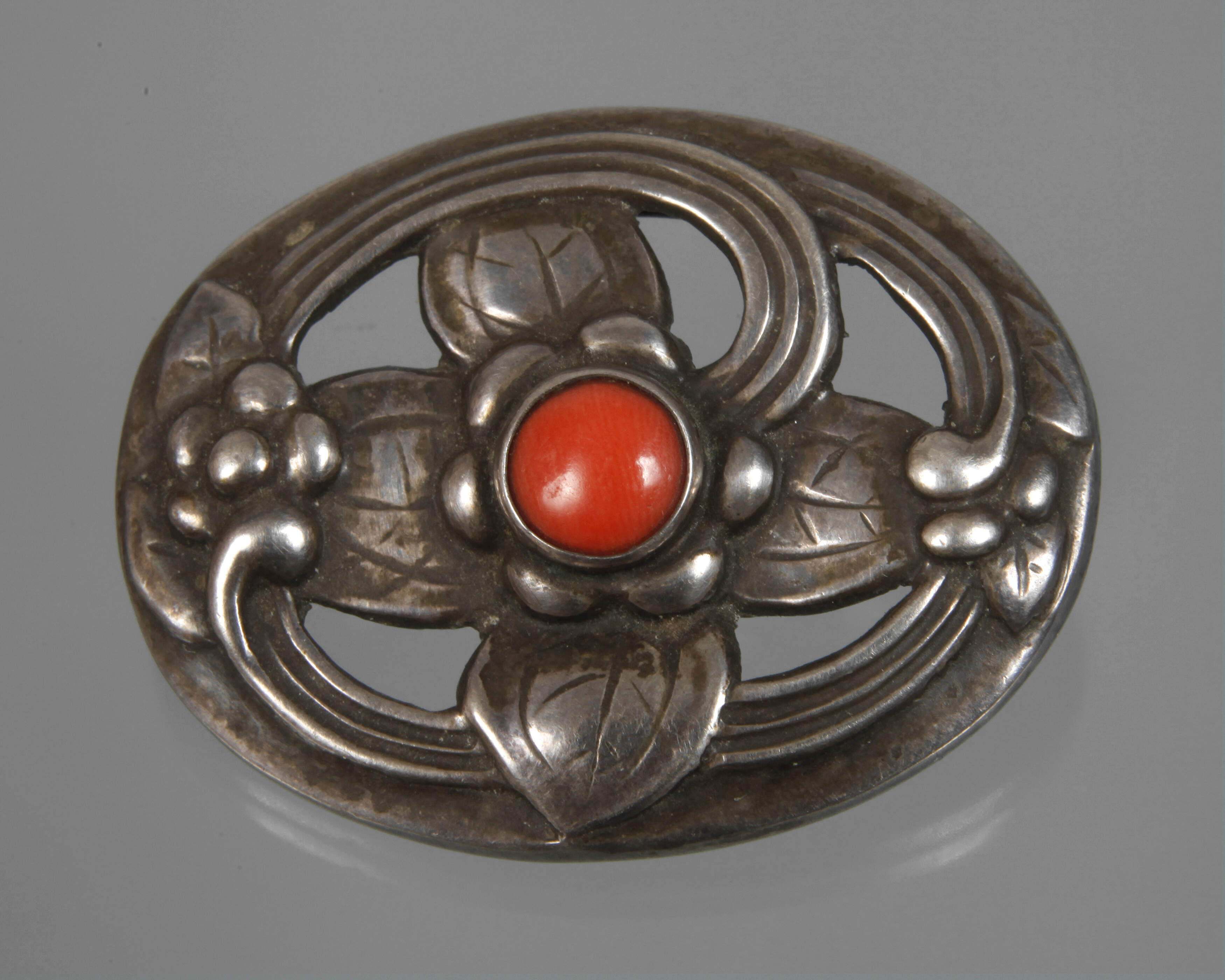 Georg Jensen Brosche mit Koralle