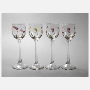 Vier Weinrömer mit Blümchendekor