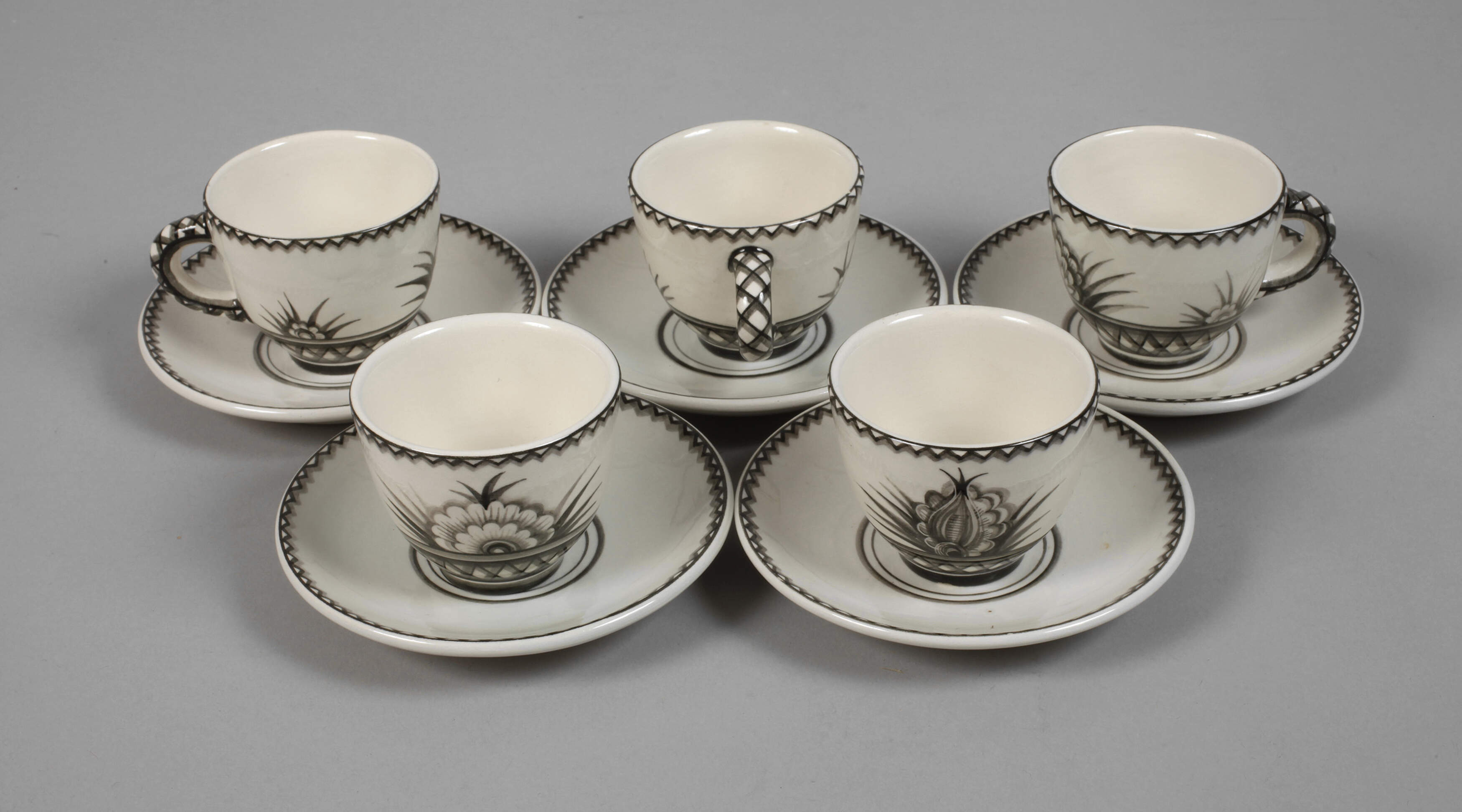 Wien fünf Mokkatassen Dagobert Peche attr.