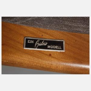 Satz von fünf Stühlen