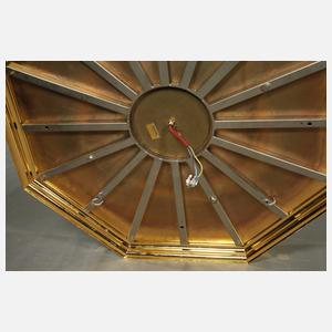 Übergroße Deckenlampe