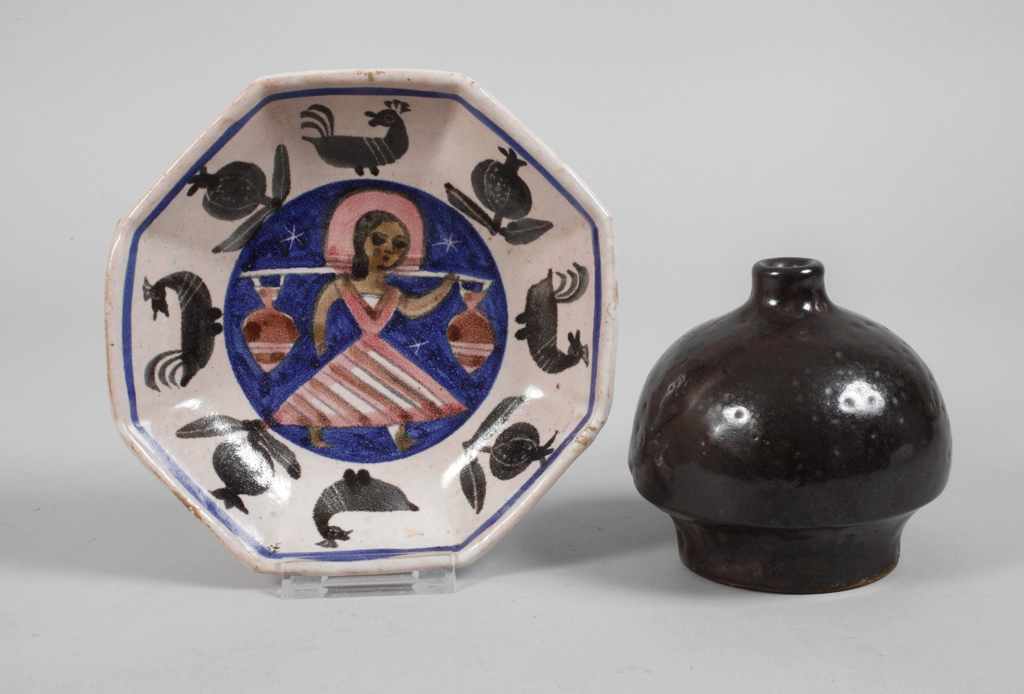 Zwei Teile moderne Keramik