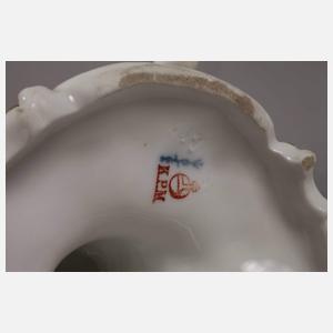 KPM Berlin Bacchantin mit Weinschlauch und Knabe