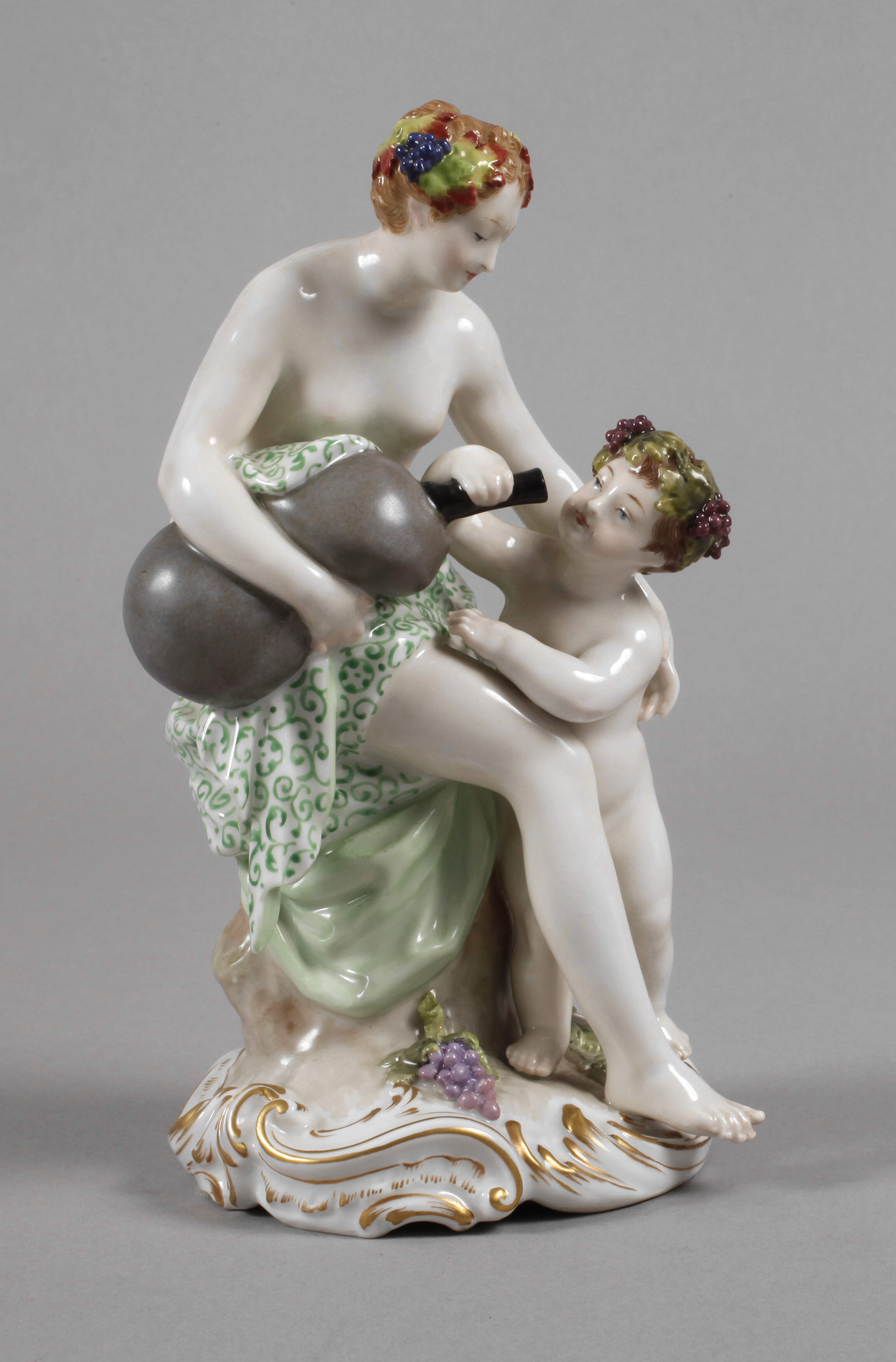 KPM Berlin Bacchantin mit Weinschlauch und Knabe