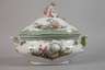 Meissen Deckelterrine Figurenmalerei