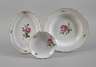 Meissen Anbietplatte und zwei Schalen "Rote Rose"