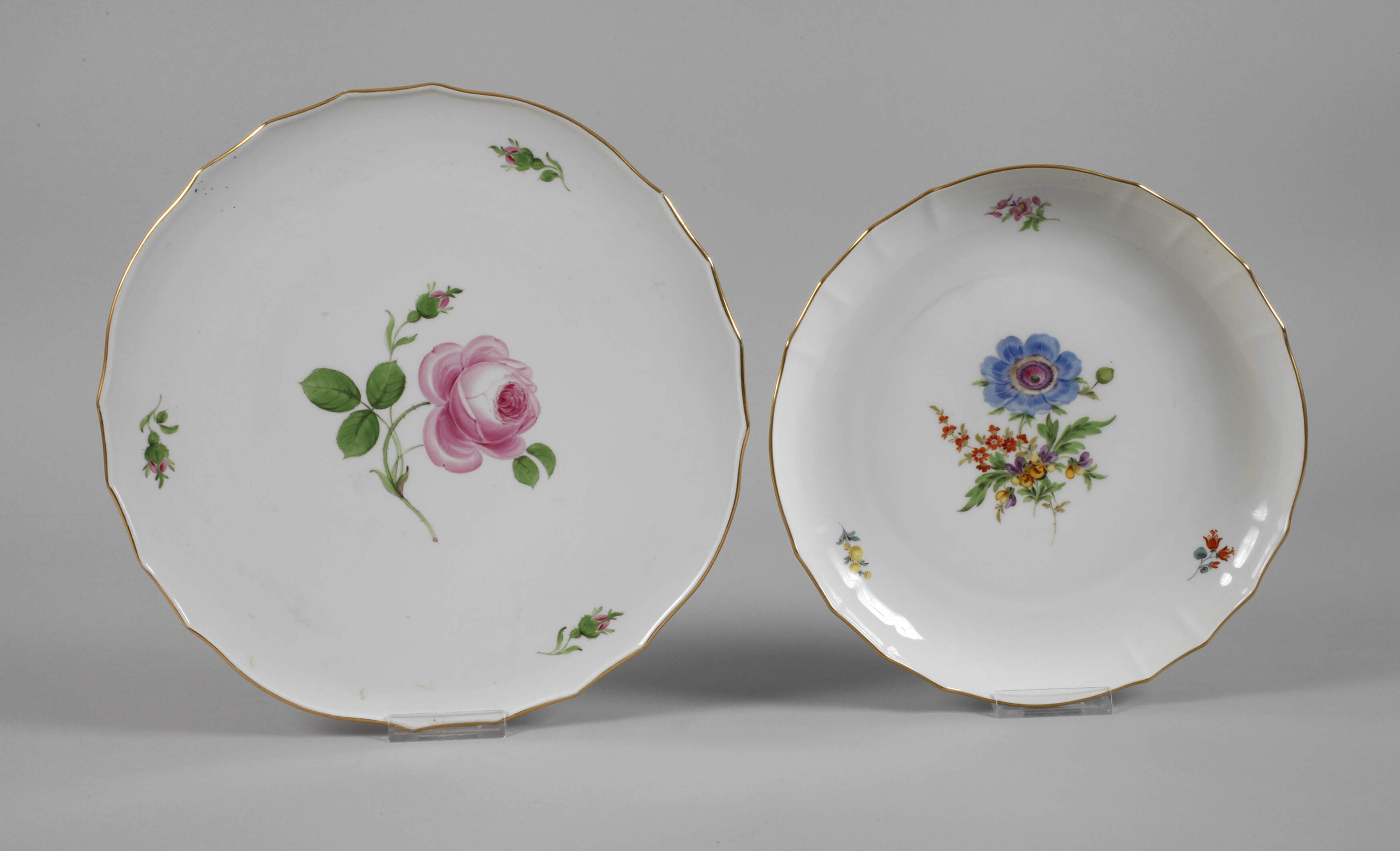 Meissen Tortenplatte und Kuchenteller Blumenmalerei