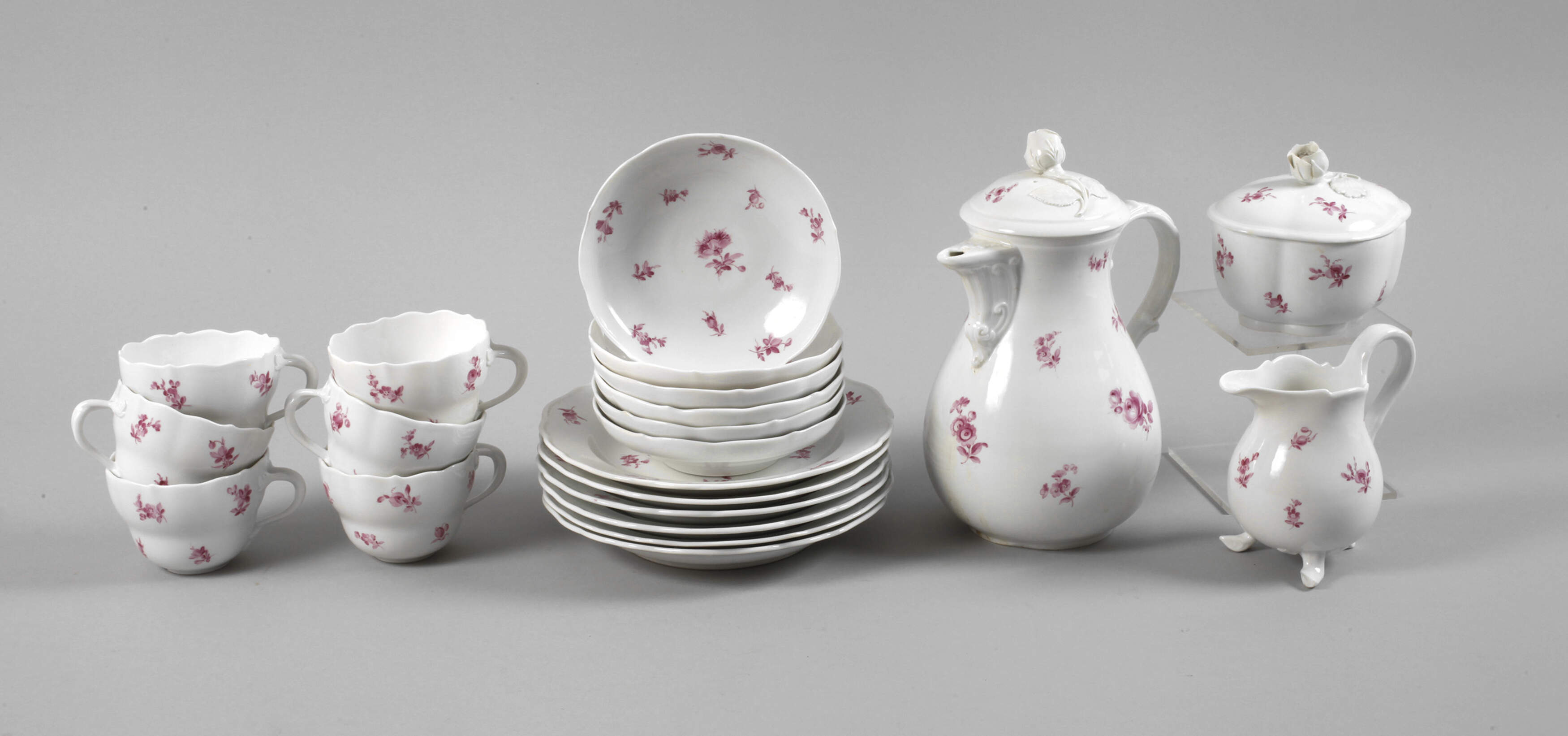 Meissen Kaffeeservice Streublümchendekor purpur