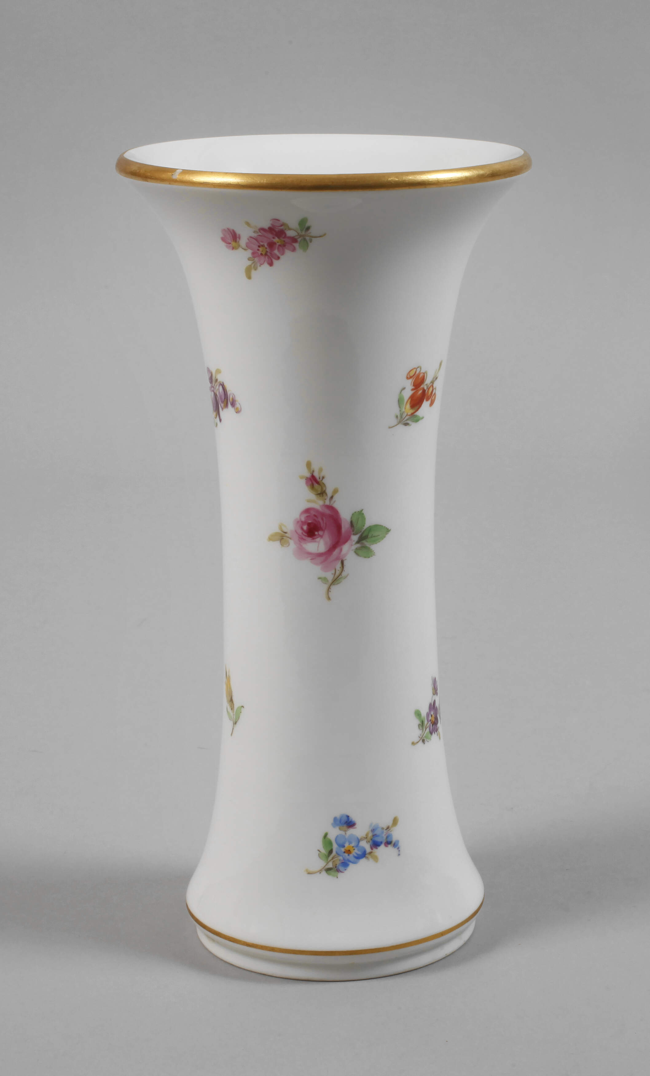 Meissen Stangenvase Streublümchendekor