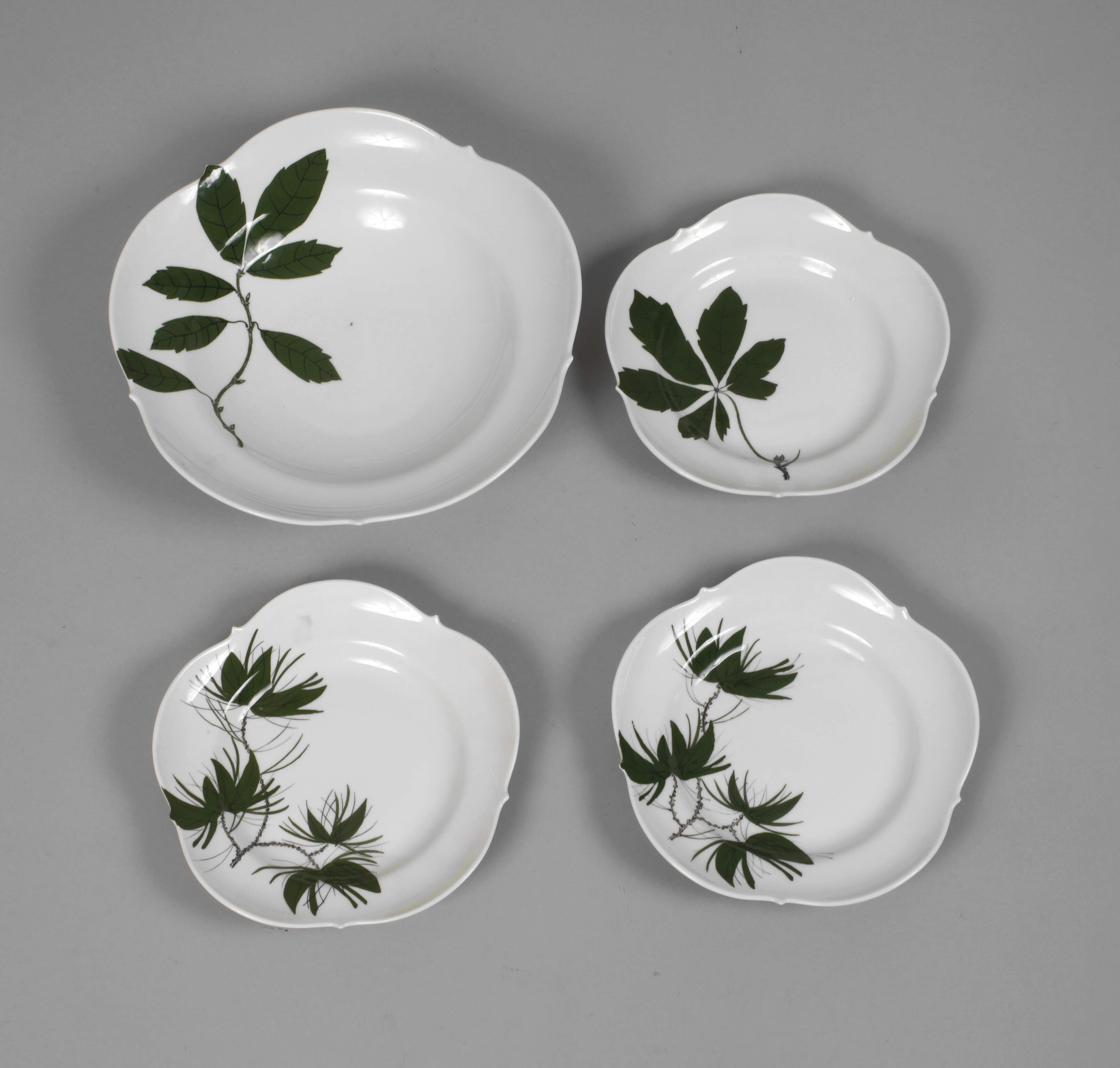 Meissen Schale und drei Teller "Großer Ausschnitt"