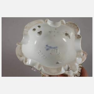 Meissen "Mädchen mit Gewürzschale"