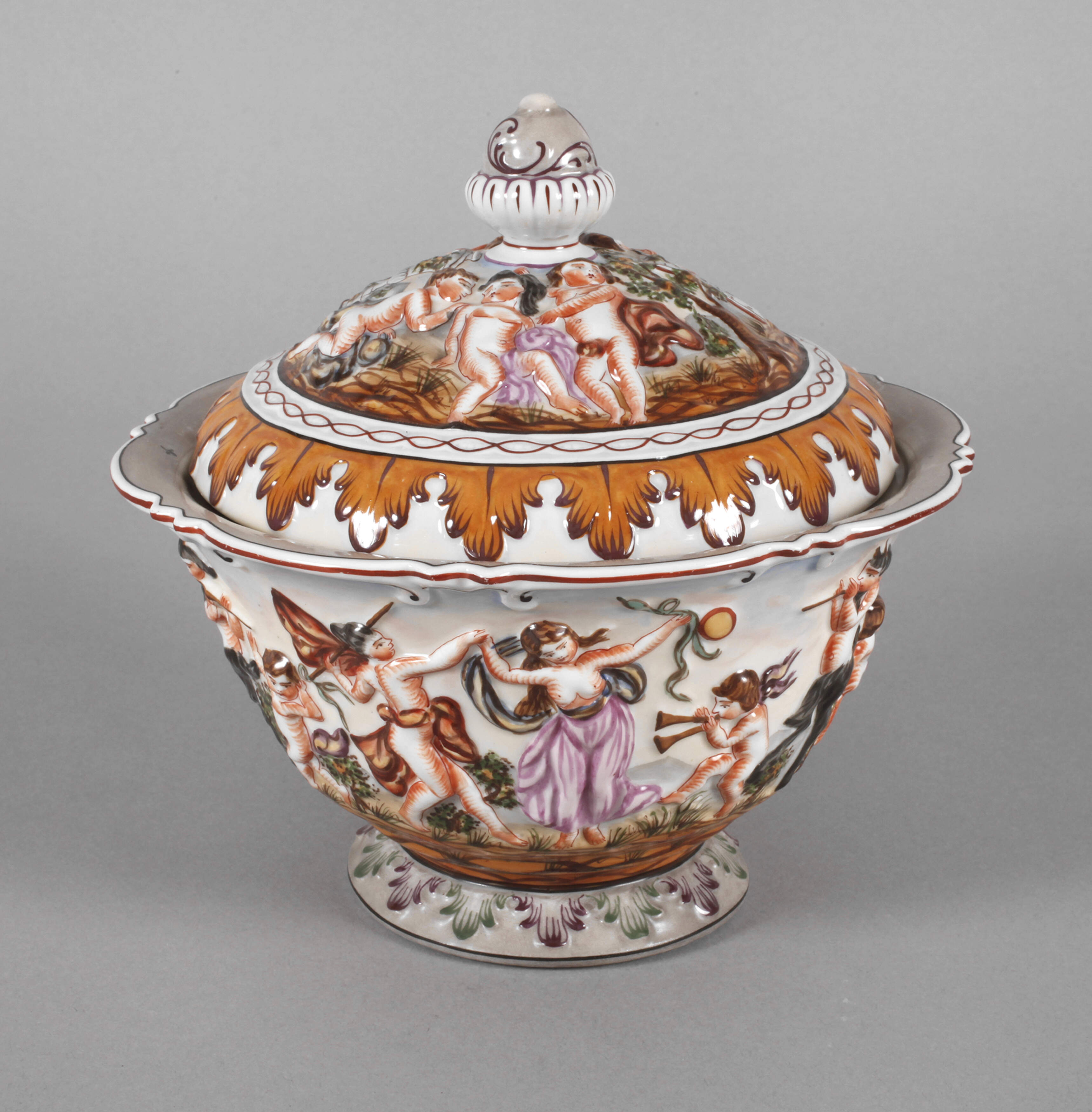 Rudolstadt Deckeldose im Capodimonte-Stil