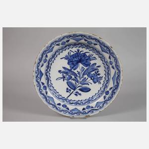 Zwei große Fayenceteller Delft