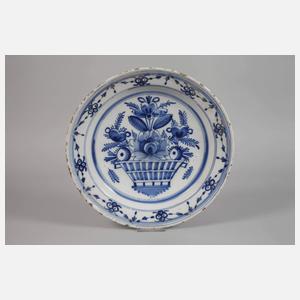 Zwei große Fayenceteller Delft