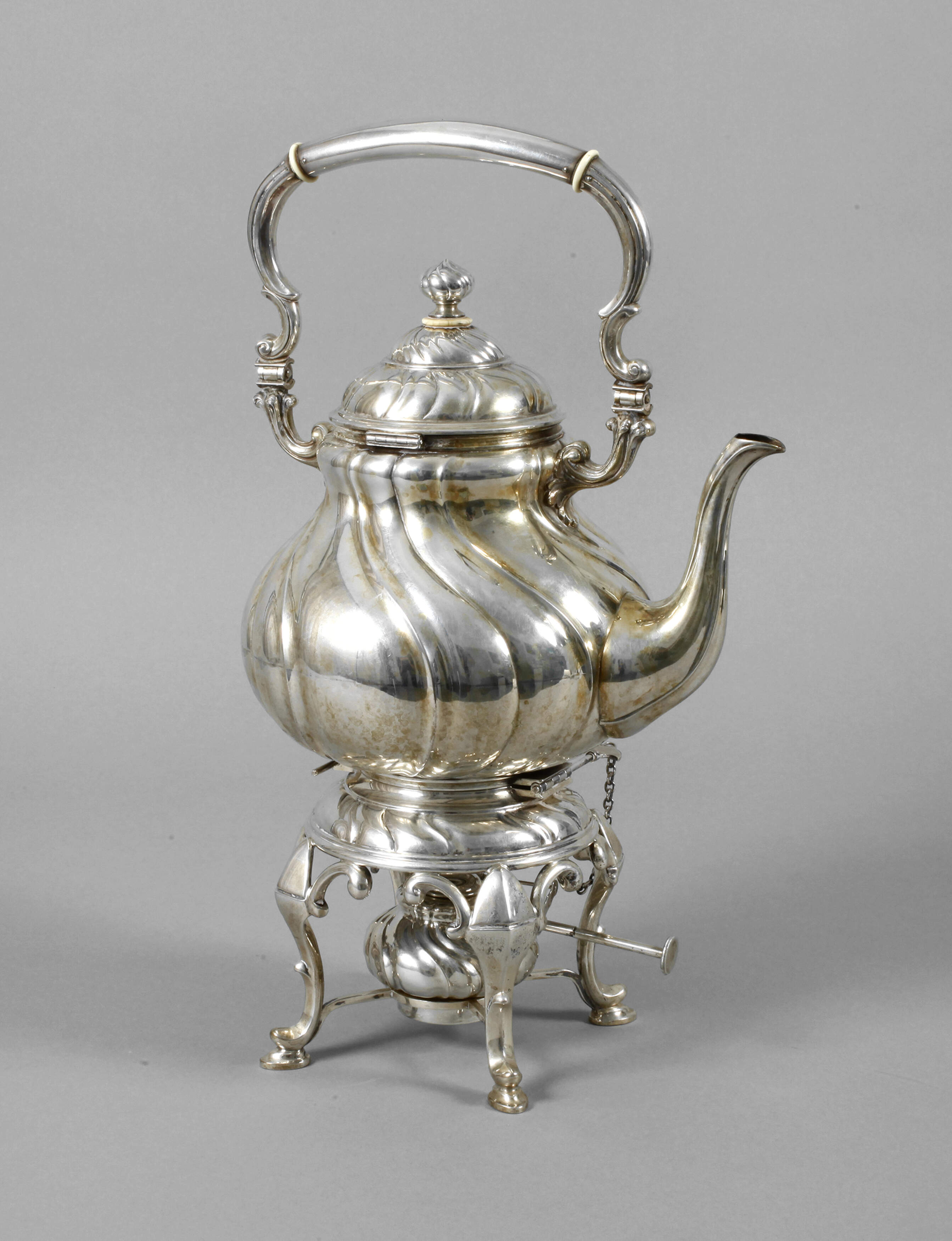 Silberkanne mit Rechaud