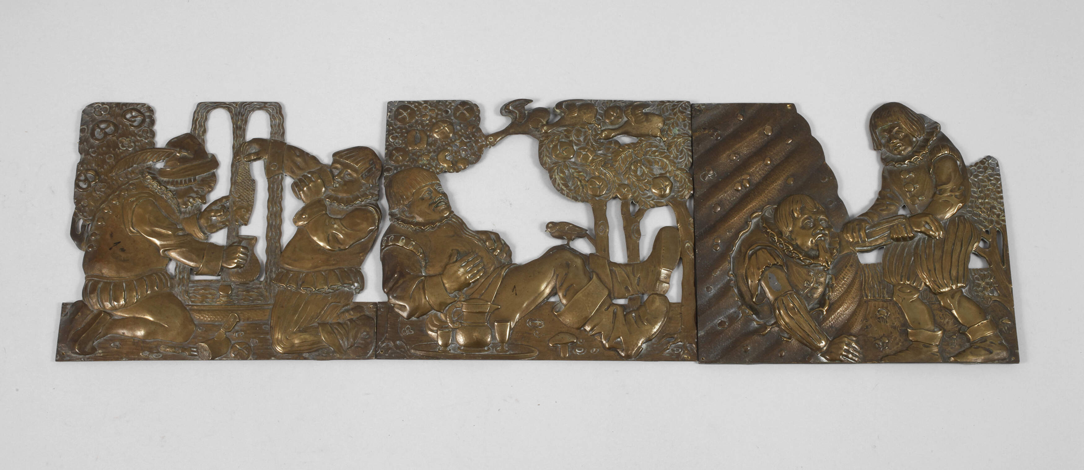 Drei Wandplaketten Bronze