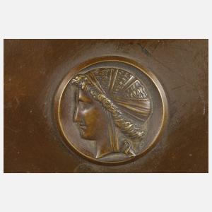 Figürlicher Tafelaufsatz Bronze