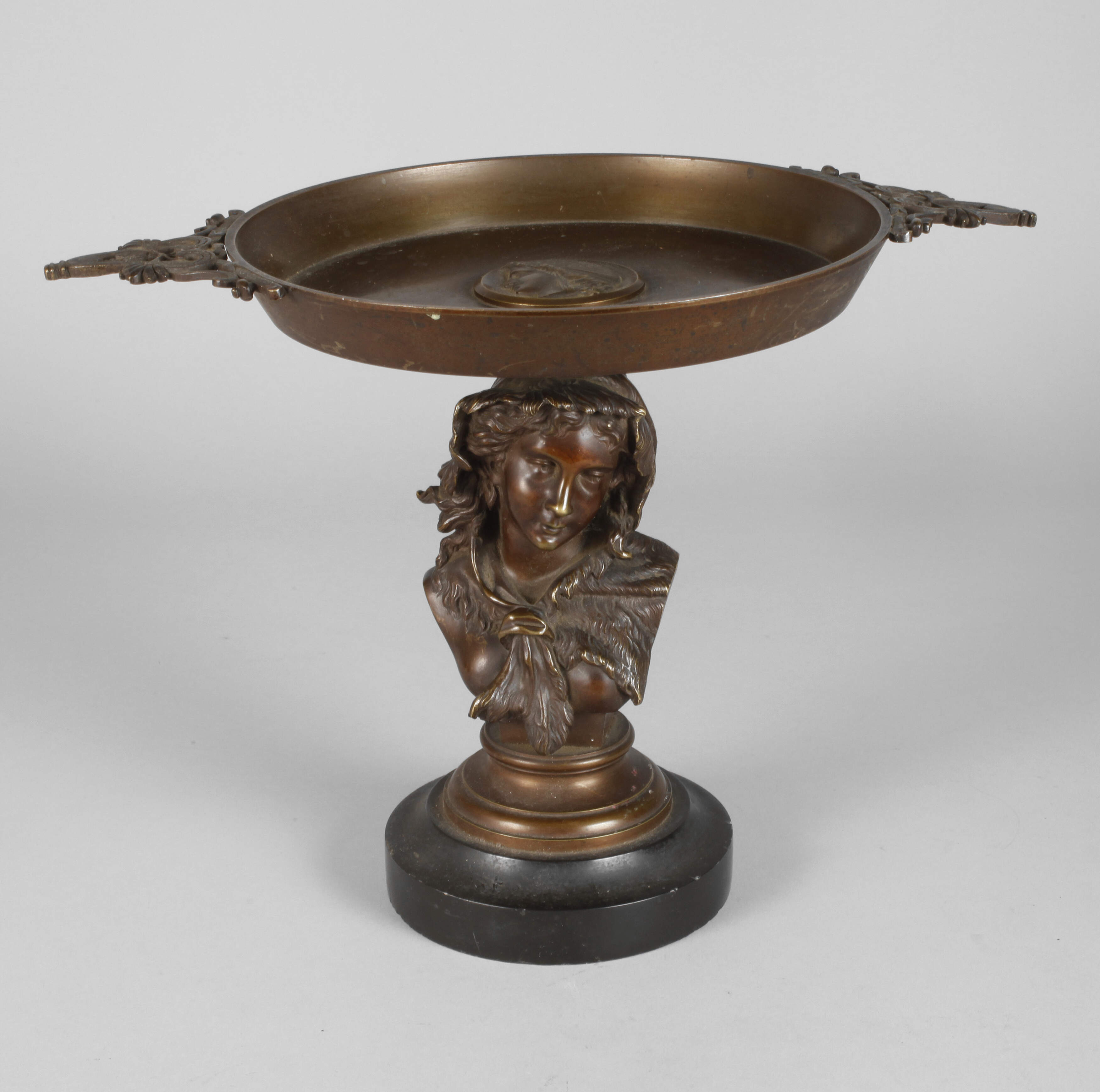 Figürlicher Tafelaufsatz Bronze