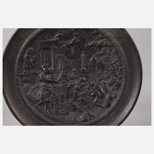 Reliefteller "Minerva und Pictura bei den Musen"