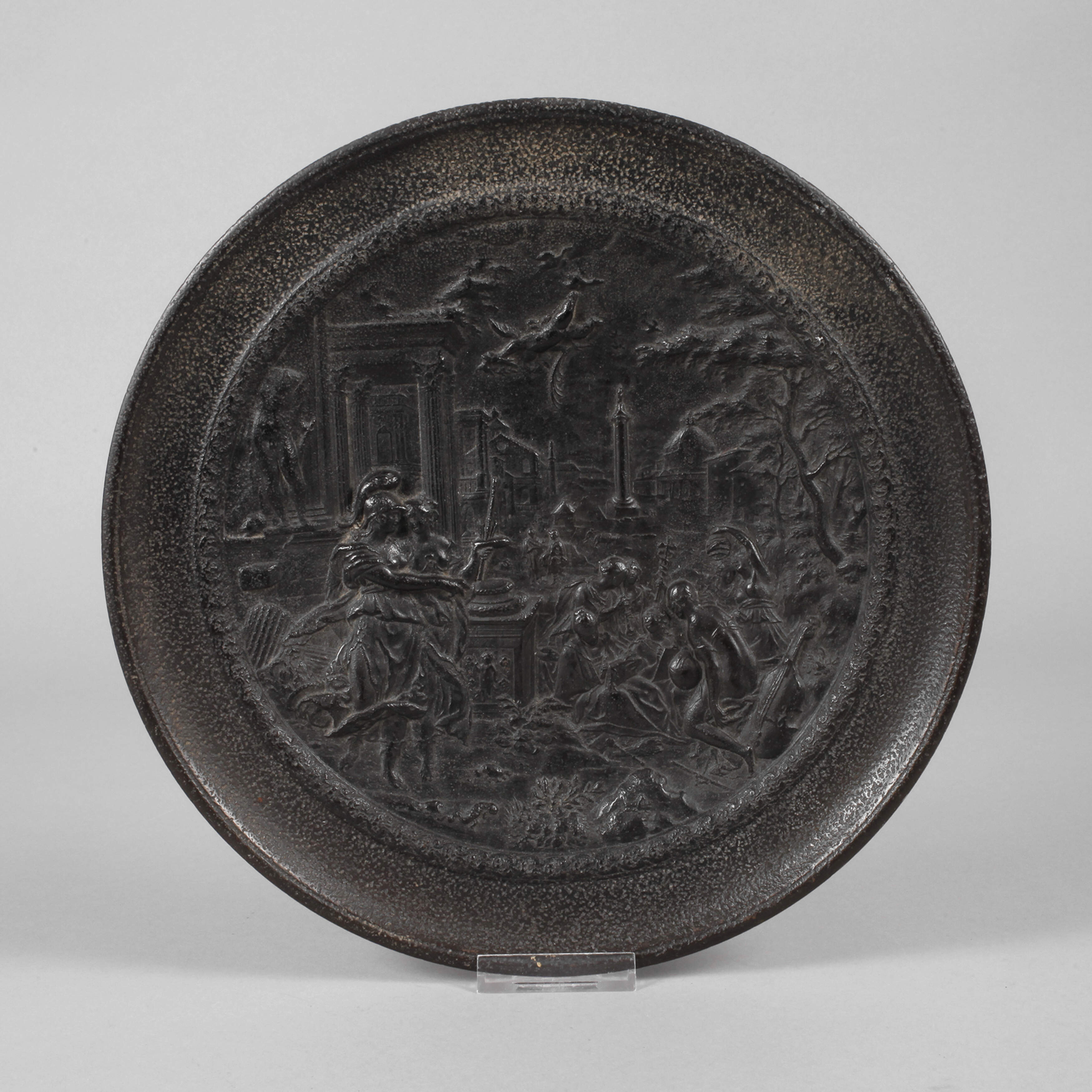 Reliefteller "Minerva und Pictura bei den Musen"