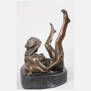 Nino Oliviono, "Seductress"