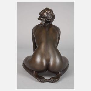 Arno Breker, "Mädchen mit Tuch"