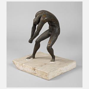 Bückender Männerakt