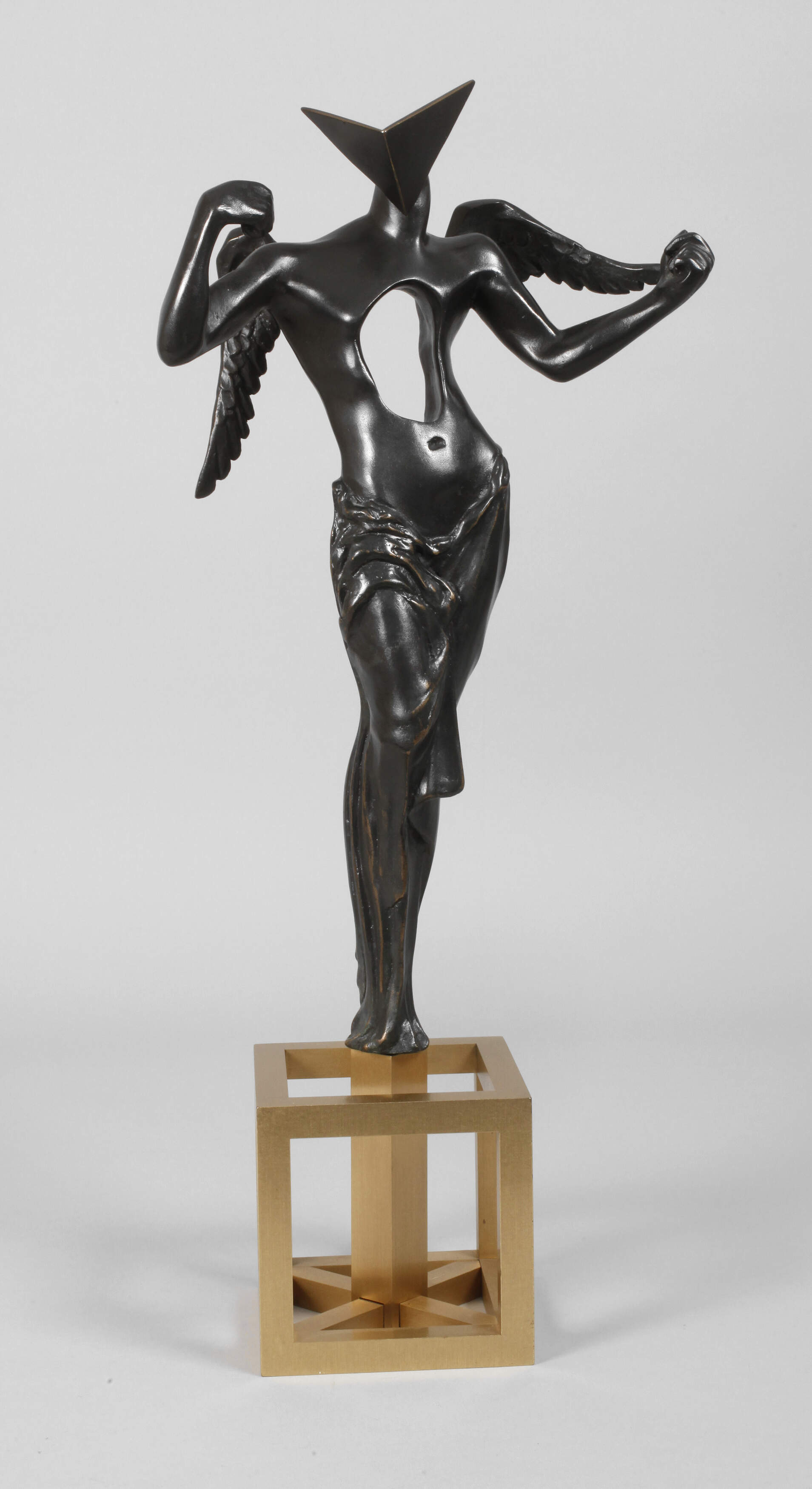 Salvador Dali, Surrealistischer Engel