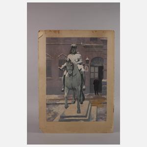 Fritz Schnitzler, Am Reiterdenkmal