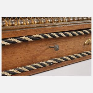 Geistlicher mit Diamantenkreuz