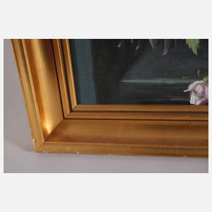 Blumenstillleben in einer Mauernische