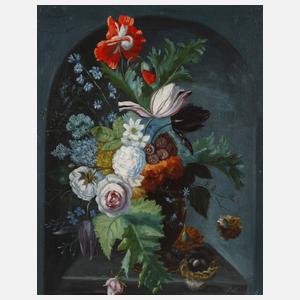 Blumenstillleben in einer Mauernische