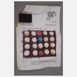 Zwanzig Billardkugeln