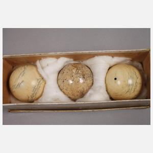 Zwölf Billardkugeln