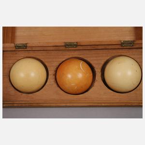 Zwölf Billardkugeln