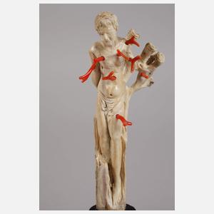 Feine Hornschnitzerei