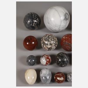 Konvolut Marmor-und Granitkugeln