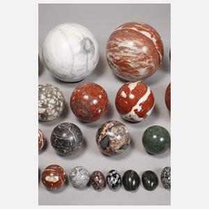 Konvolut Marmor-und Granitkugeln