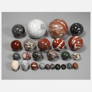 Konvolut Marmor-und Granitkugeln