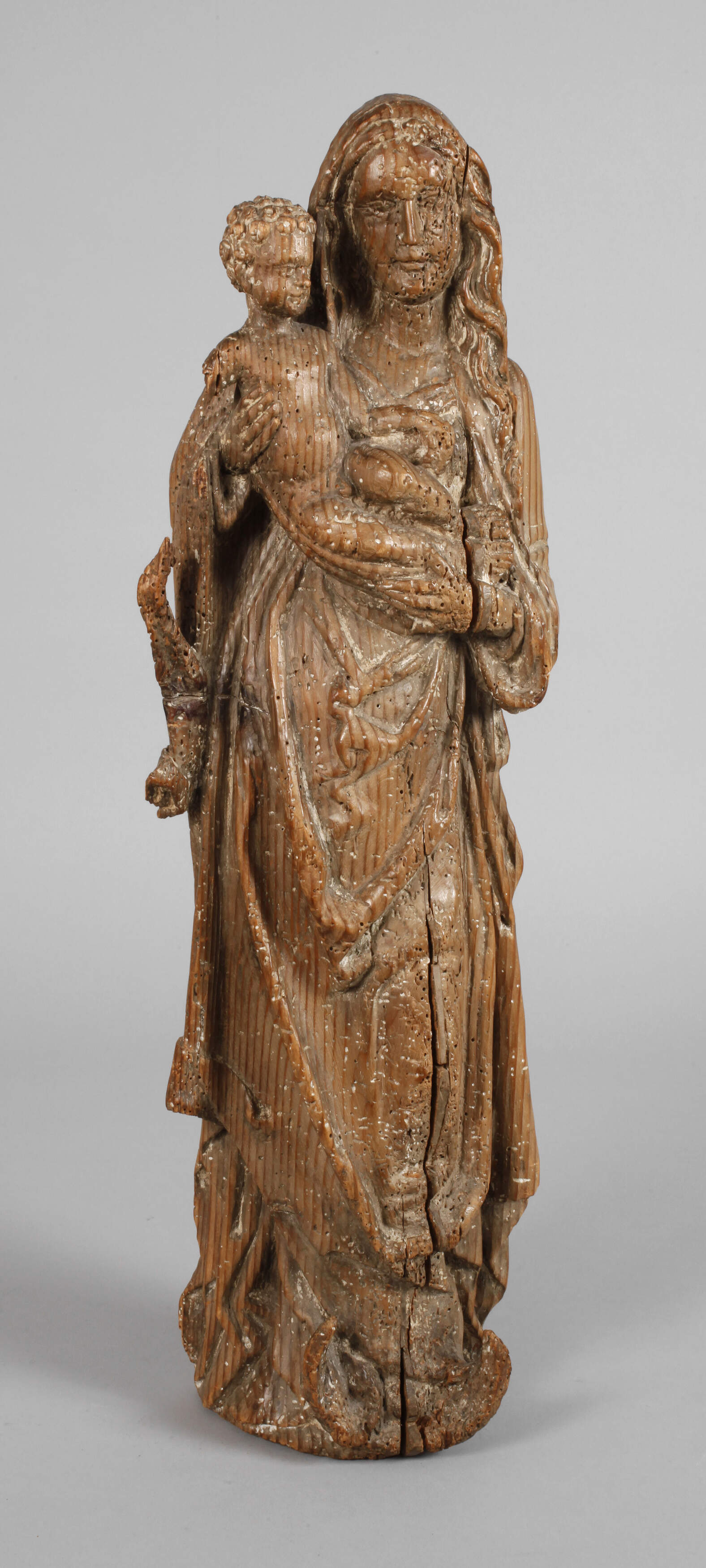 Geschnitzte Heiligenfigur