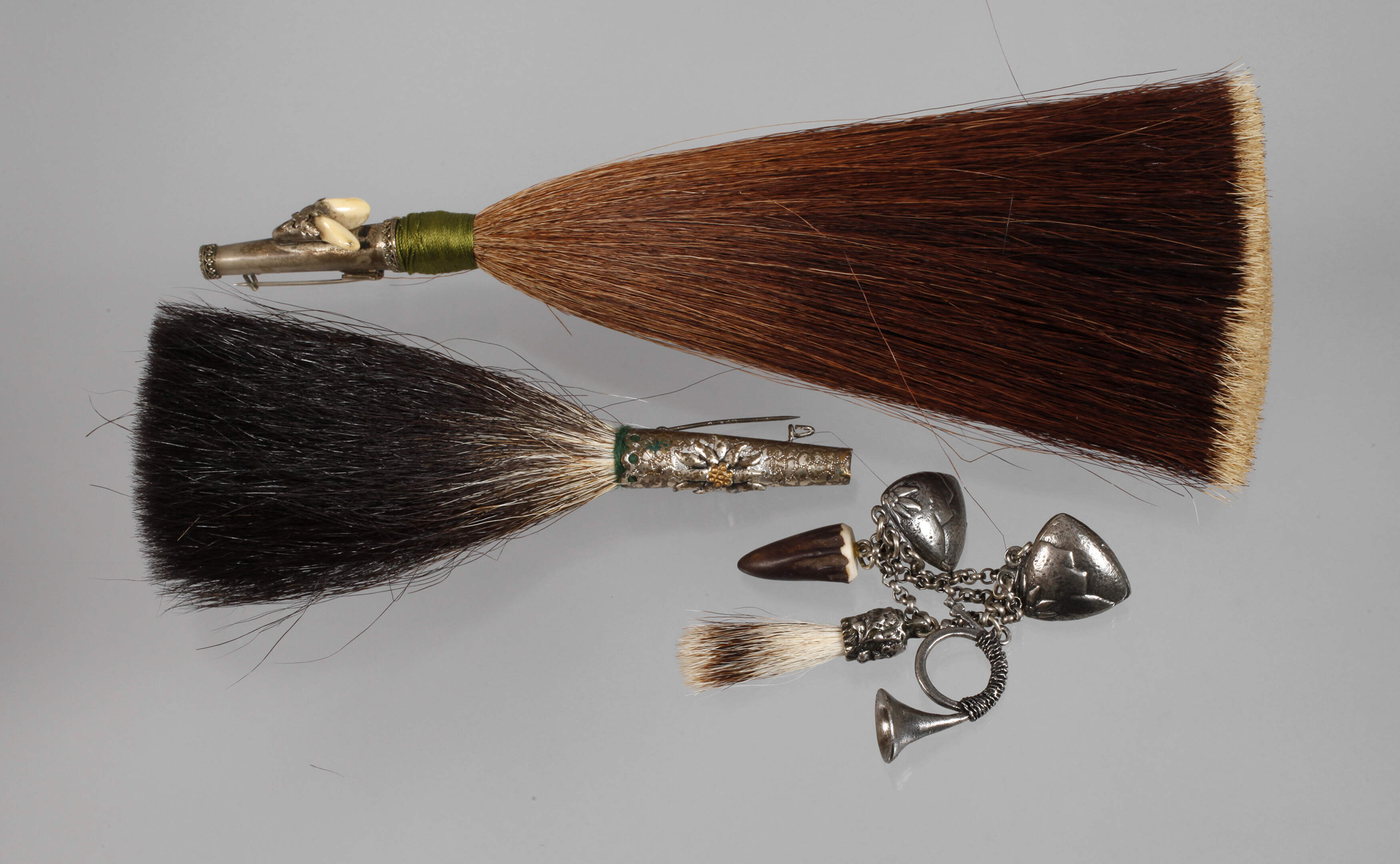 Drei jagdliche Accessoires