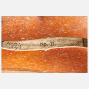 Zwei Violinen im Etui